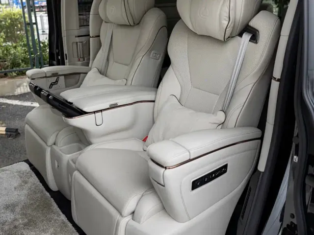 Lexus LM — Фото автомобиля 8