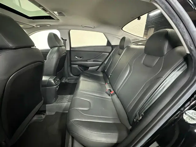 Hyundai Elantra — Фото автомобиля 14