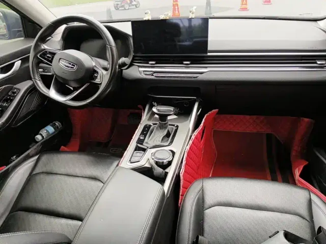 Geely Emgrand — Фото автомобиля 12
