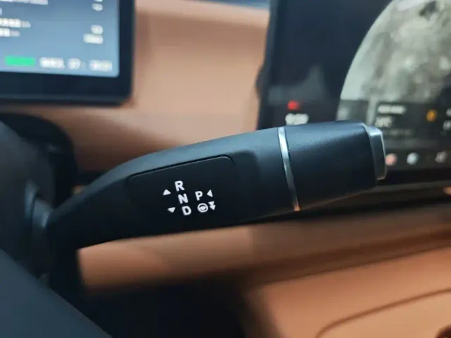 Leapmotor C10 — Фото автомобиля 13