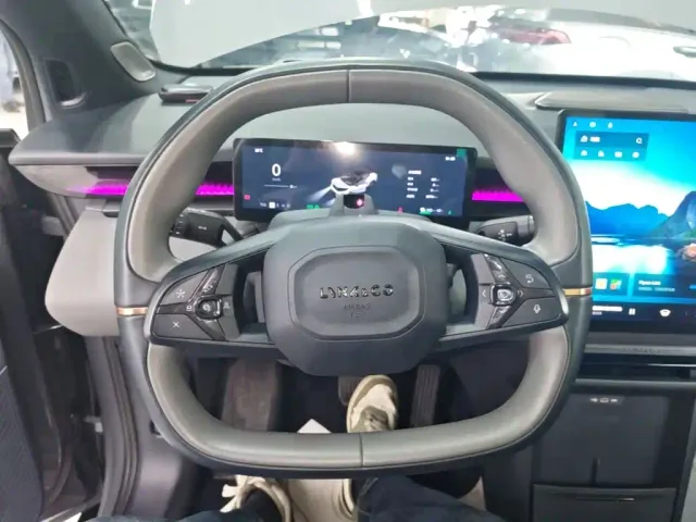 Lynk & Co Z20 — Фото автомобиля 10