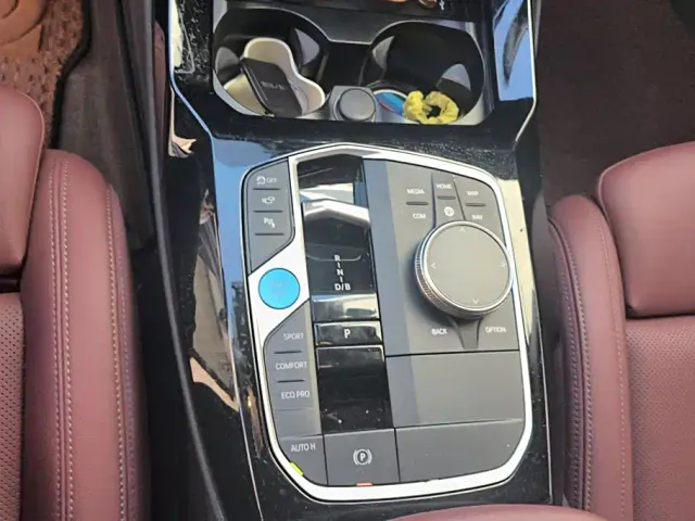 BMW iX3 — Фото автомобиля 16