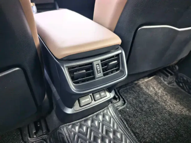 Lexus ES — Фото автомобиля 14
