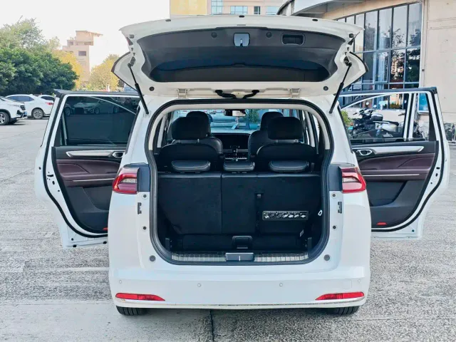 GAC Trumpchi M6 — Фото автомобиля 11