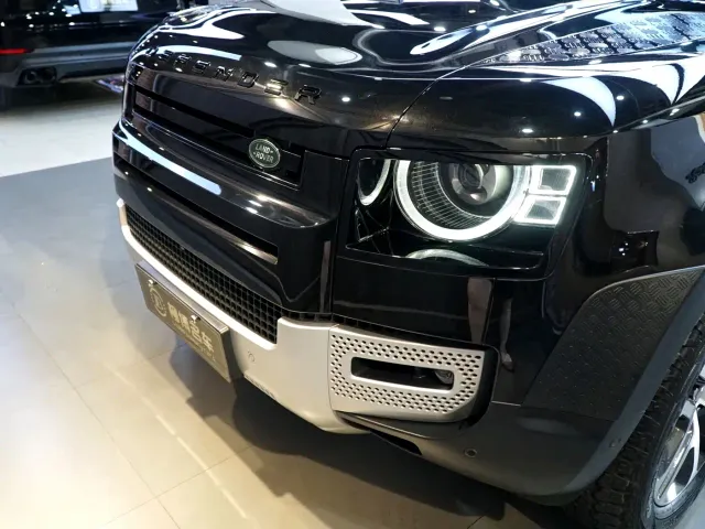 Land Rover Defender — Фото автомобиля 17