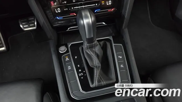 Volkswagen Arteon Arteon 2.0 TDI R-LINE 4Motion — Фото автомобиля 26