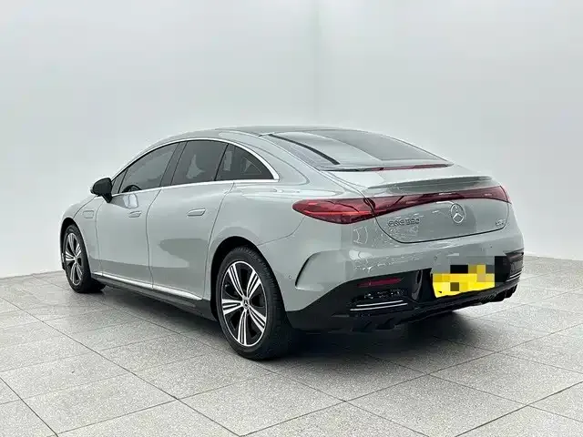 Mercedes-Benz EQE — Фото автомобиля 4