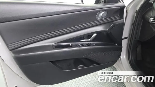 Hyundai AVANTE Avante (CN7) — Фото автомобиля 19