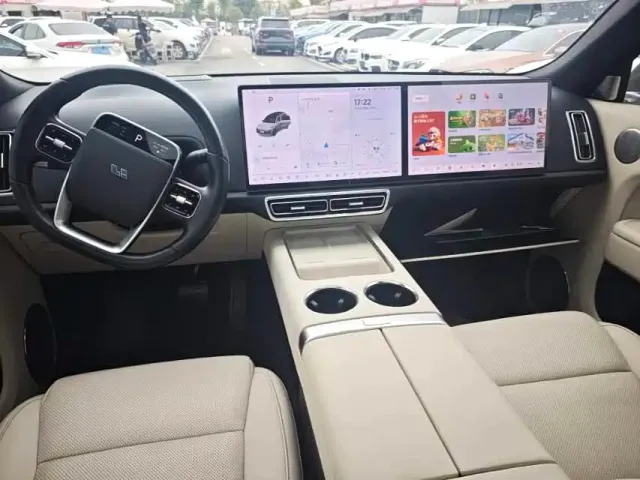 Li Auto L8 — Фото автомобиля 8
