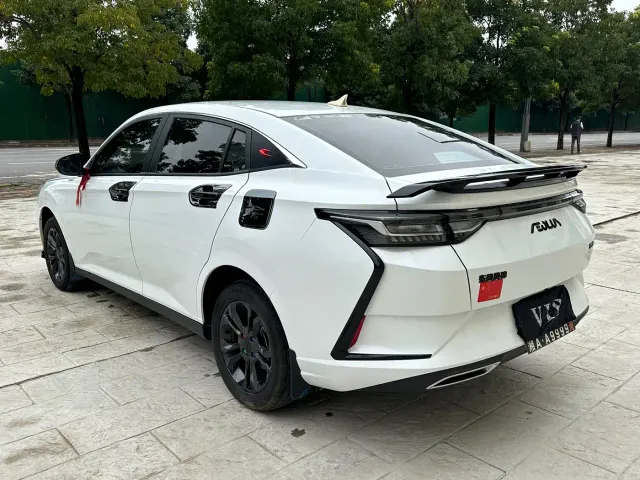Dongfeng Yixuan — Фото автомобиля 11