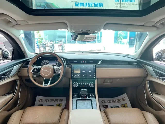 Jaguar XFL — Фото автомобиля 5