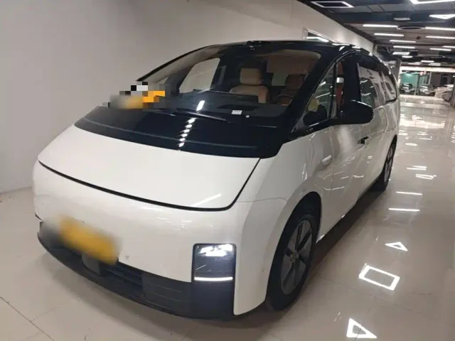 Фотография автомобиля — Li Auto MEGA