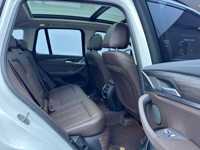 BMW X3 — Фото автомобиля 10