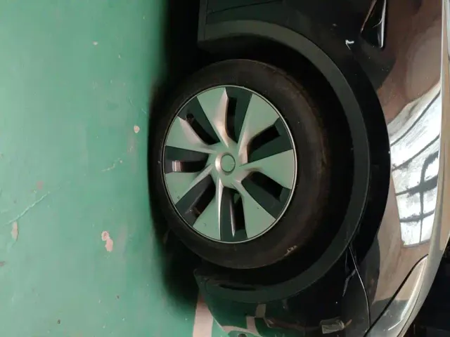 Tesla Model Y — Фото автомобиля 6