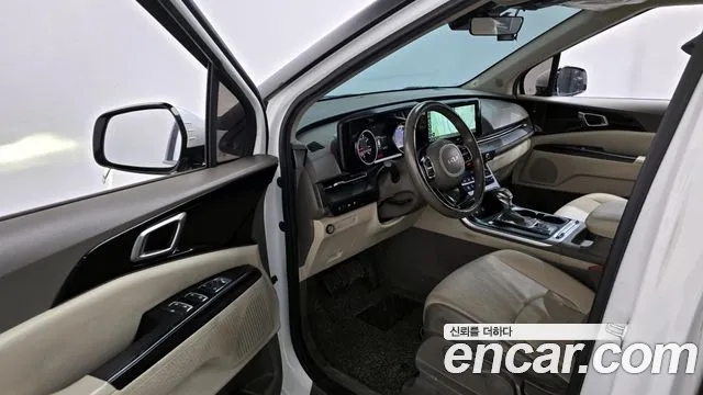 Kia Canival — Фото автомобиля 10