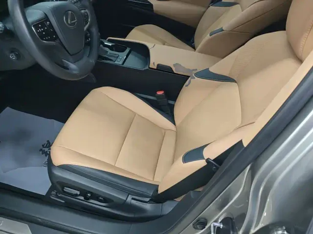 Lexus ES — Фото автомобиля 14