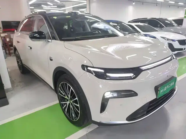 Leapmotor C11 — Фото автомобиля 3