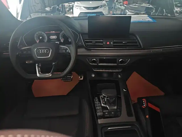 Audi Q5L — Фото автомобиля 9