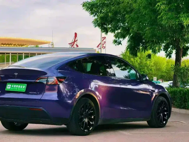 Tesla Model Y — Фото автомобиля 6