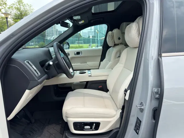 Li Auto L9 — Фото автомобиля 23