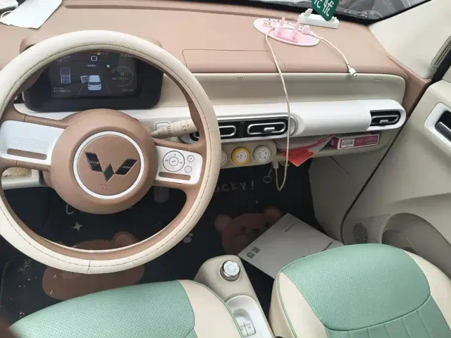 Wuling Hongguang Mini EV — Фото автомобиля 12
