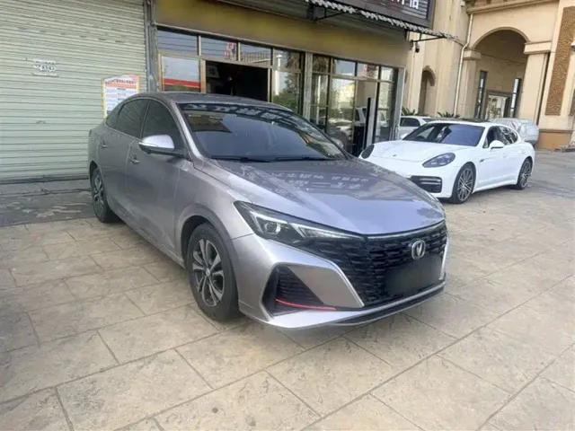 Changan Eado — Фото автомобиля 8