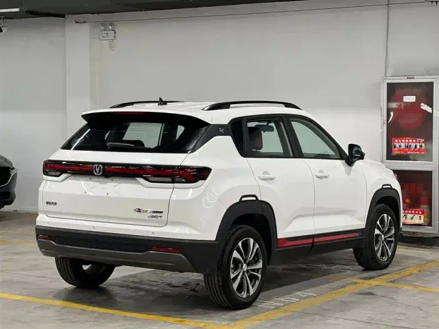 Changan CS35 Plus — Фото автомобиля 5