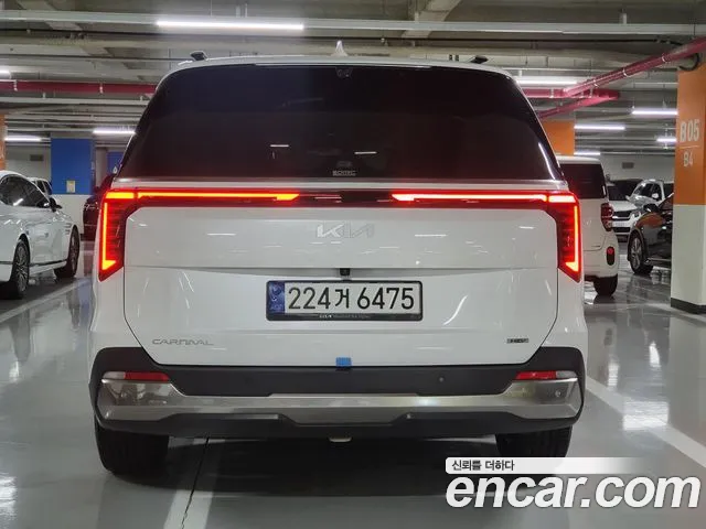 Kia Carnival 4th Gen — Фото автомобиля 5