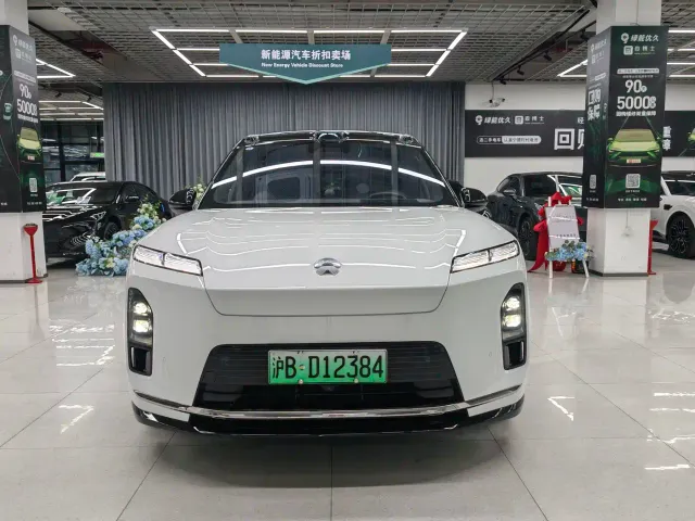 Nio ES8 — Фото автомобиля 2
