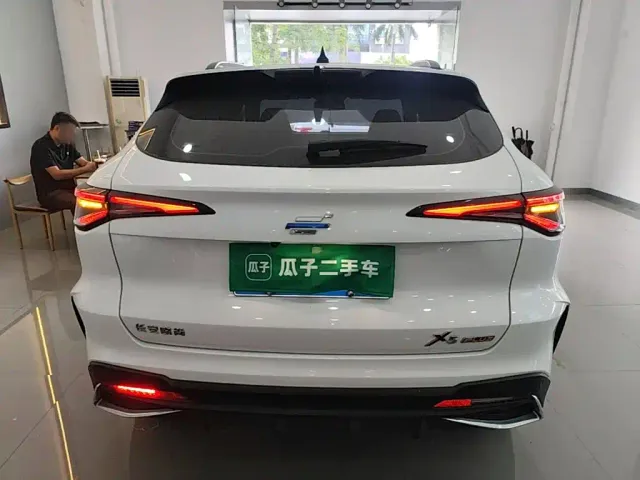 Changan X5 Plus — Фото автомобиля 5