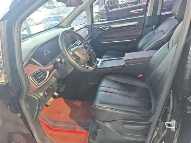 GAC Trumpchi M6 — Фото автомобиля 13