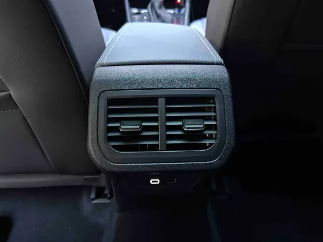 Volkswagen Lavida — Фото автомобиля 14