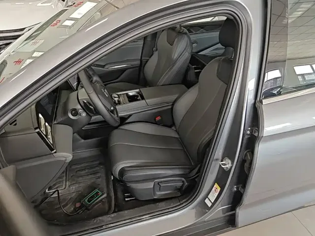 BYD Qin L — Фото автомобиля 14