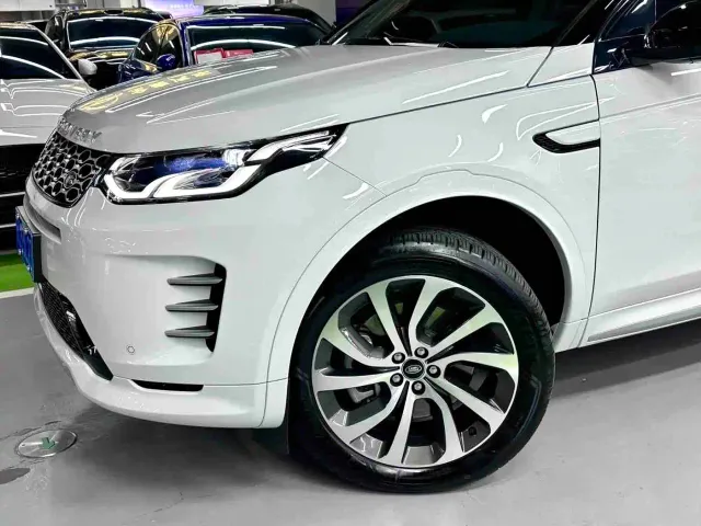 Land Rover Discovery Sport — Фото автомобиля 3