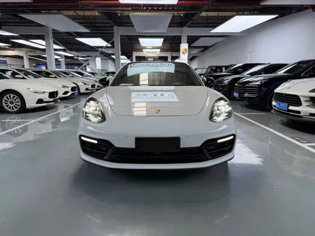 Porsche Panamera — Фото автомобиля 2