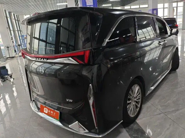 Hycan V09 — Фото автомобиля 7