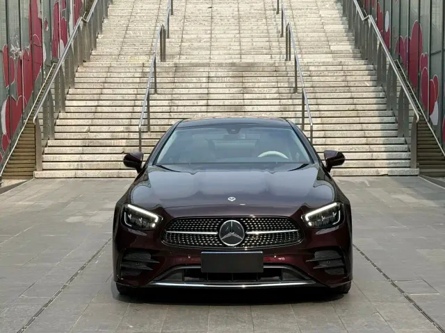 Mercedes-Benz E-Class — Фото автомобиля 2