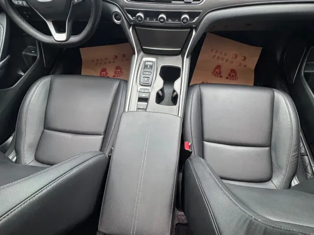 Honda Accord — Фото автомобиля 12