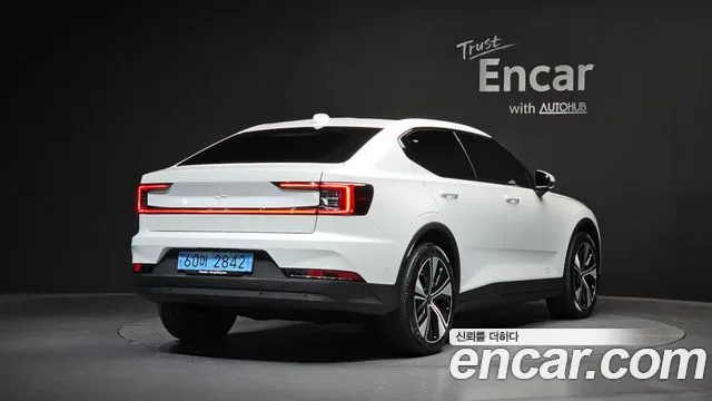 Polestar 2 — Фото автомобиля 2