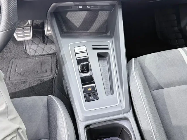 Volkswagen Golf — Фото автомобиля 12
