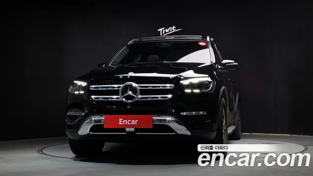 Mercedes-Benz GLE-Class — Фото автомобиля 3