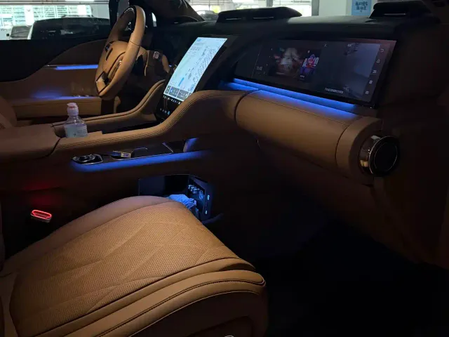 BYD U8L — Фото автомобиля 4
