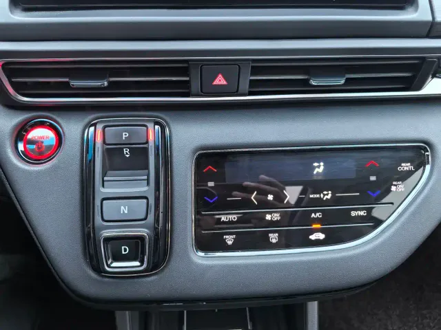 Honda Elysion — Фото автомобиля 14