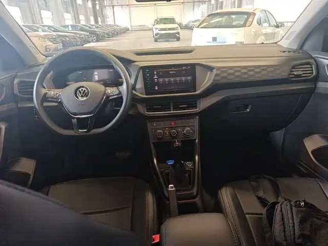 Volkswagen T-Cross — Фото автомобиля 9