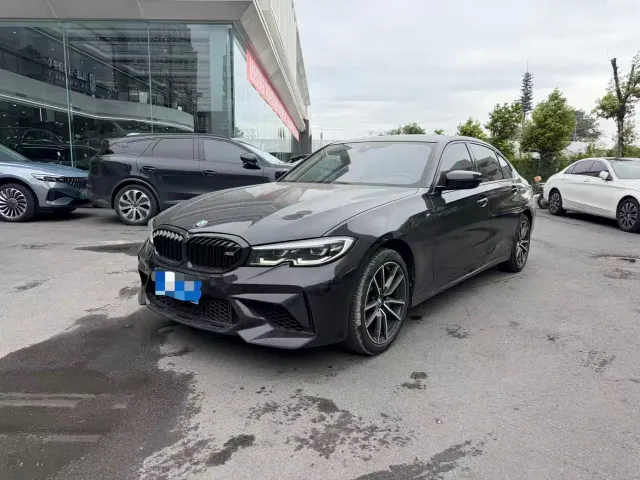 Фотография автомобиля — BMW 3 Series