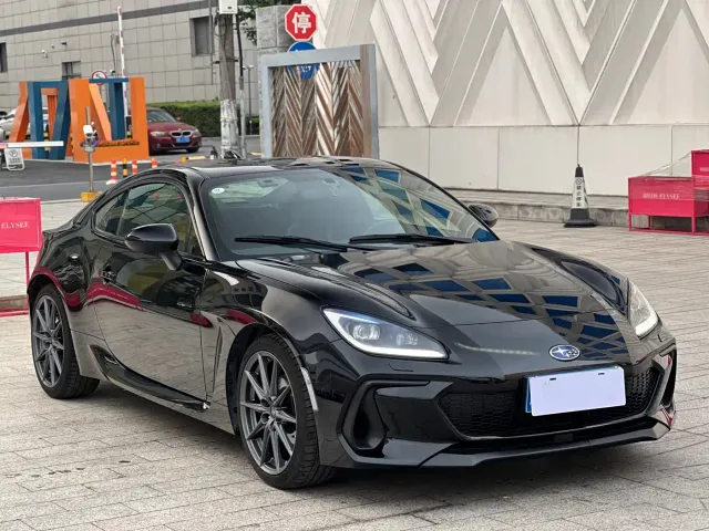 Subaru BRZ — Фото автомобиля 3