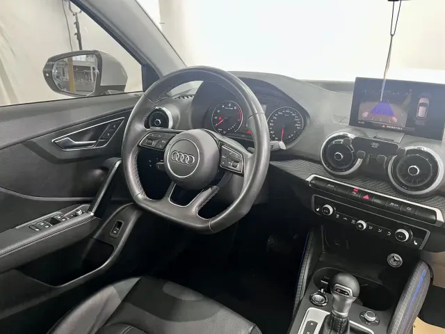 Audi Q2L — Фото автомобиля 10