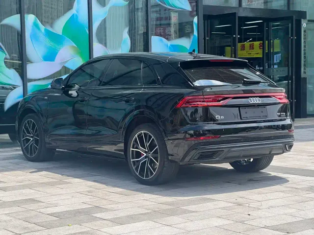 Audi Q8 — Фото автомобиля 15