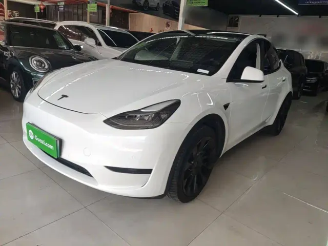 Фотография автомобиля — Tesla Model Y