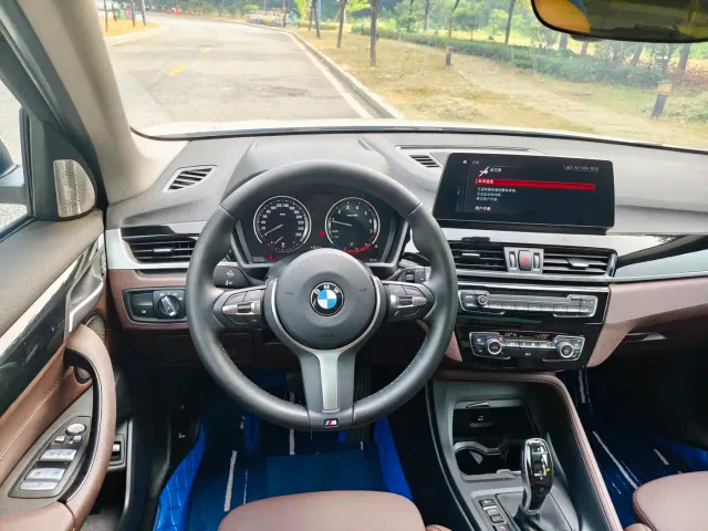 BMW X1 — Фото автомобиля 10